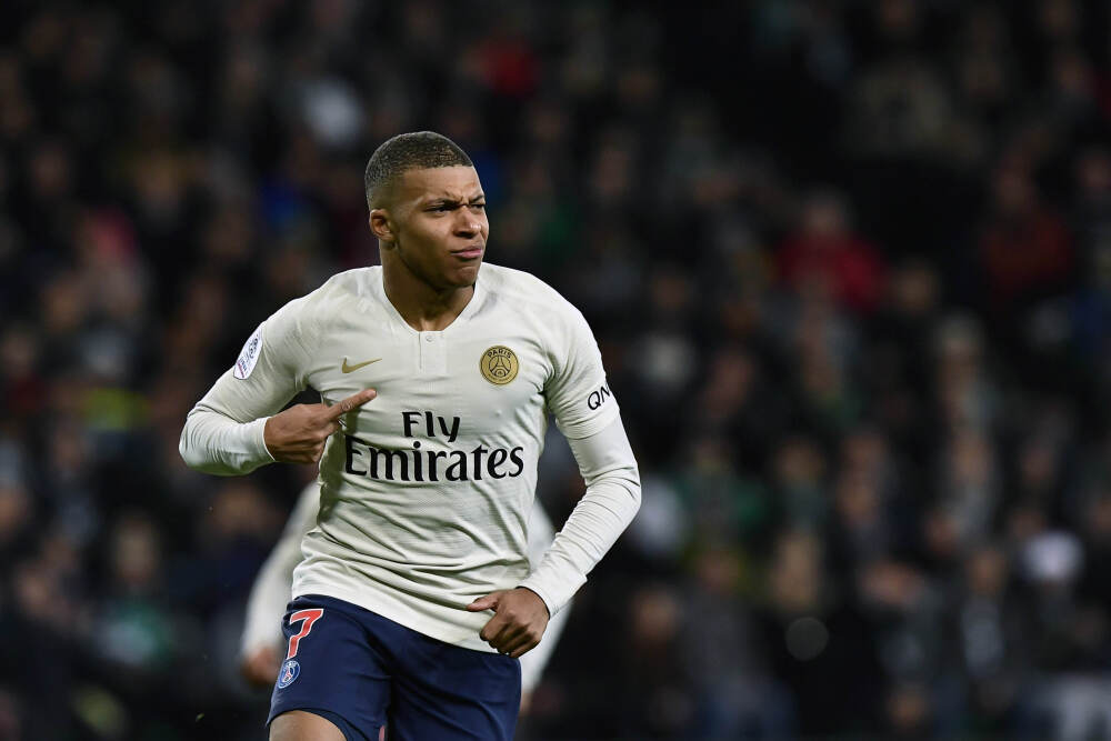 BE@RBRICK × Tamagotchi 推出全球限量 30 周年联名系列